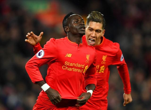 足球巨星的崛起与荣耀历程:从少年梦想到世界之巅的传奇故事