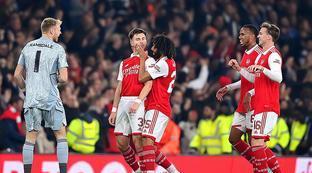 《燃烧的赛道梦想竞技场中的青春与荣耀》